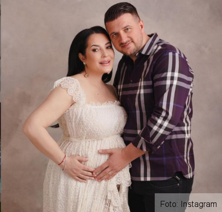 Galerie FOTO. Angela Rusu a devenit din nou mamă, dar și pentru prima dată bunică... Ce vârstă are artista 3 angela rusu 3_288397.png