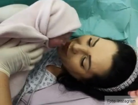 Galerie FOTO. Angela Rusu a devenit din nou mamă, dar și pentru prima dată bunică... Ce vârstă are artista 2 angela rusu_288395.png