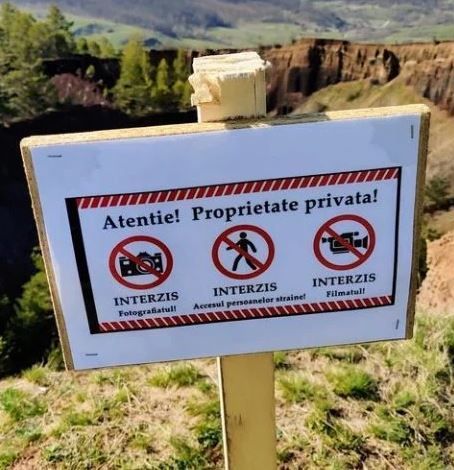 BRAȘOV. Vulcan „închis” pentru filmări, până în 2022. Cine pierde, cine câștigă 2 placute-interzis.jpg