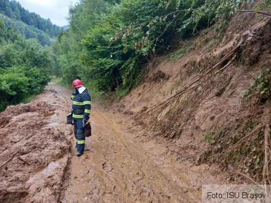 BRAȘOV. Alunecări de teren, în județ! (Galerie FOTO) 3 IMG-20210731-WA0025_290073.jpg