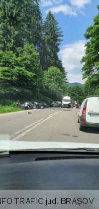 BRAȘOV. Blocaj pe DN 1, din cauza unui carambol (FOTO) 2 accident dn1_289244.jpg