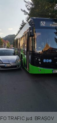 BRAȘOV. Trafic blocat în Șchei, din cauza unui autoturism „abandonat" pe carosabil (FOTO) 2 FB_IMG_1628698743484_290377.jpg