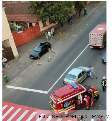 BRAȘOV. Ambulanță implicată într-un accident cu 5 victime, în intersecția străzilor Morii și Avram Iancu (Galerie FOTO) 2 FB_IMG_1629830717253_290732.jpg
