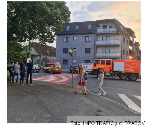 BRAȘOV. Ambulanță implicată într-un accident cu 5 victime, în intersecția străzilor Morii și Avram Iancu (Galerie FOTO) 3 FB_IMG_1629830725421_290733.jpg