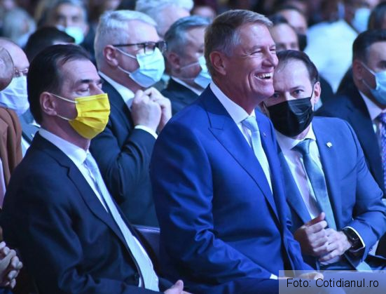 Președintele Iohannis, fără mască de protecție la Congresul PNL... Reacția Sindicatului Europol 7 DSC_5092-1536x1170_291492.jpg