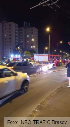 BRAȘOV. ULTIMA ORĂ. Accident pe str. 13 Decembrie! (FOTO) 3 FB_IMG_1631383929120_291116.jpg
