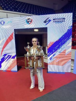 Bianca Arnocz (3)_292607.jpeg