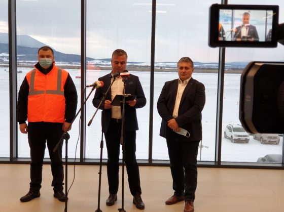 Update BRAȘOV. Adrian Veștea a aprins luminile pe Aeroport (GALERIE FOTO-VIDEO) 7 aibg5_293525.jpg