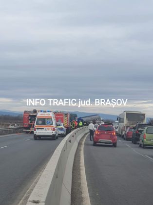 BRAȘOV. Blocaj pe Ocolitoare, în urma unui accident! 3 FB_IMG_1641818274306_293851.jpg