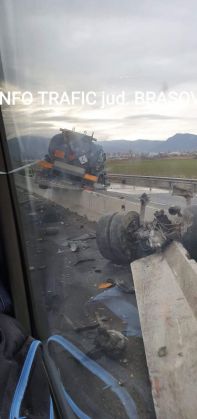 BRAȘOV. Blocaj pe Ocolitoare, în urma unui accident! 4 FB_IMG_1641818293834_293852.jpg