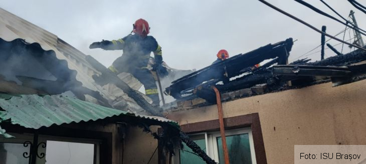 BRAȘOV. Incendiu în Sânpetru (Galerie FOTO) 5 IMG-20220129-WA0006_294283.jpg