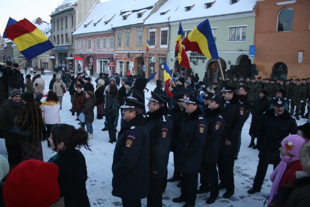 Brașovenii au... încins Hora Unirii și pe ger 16 article_245847_3.jpg