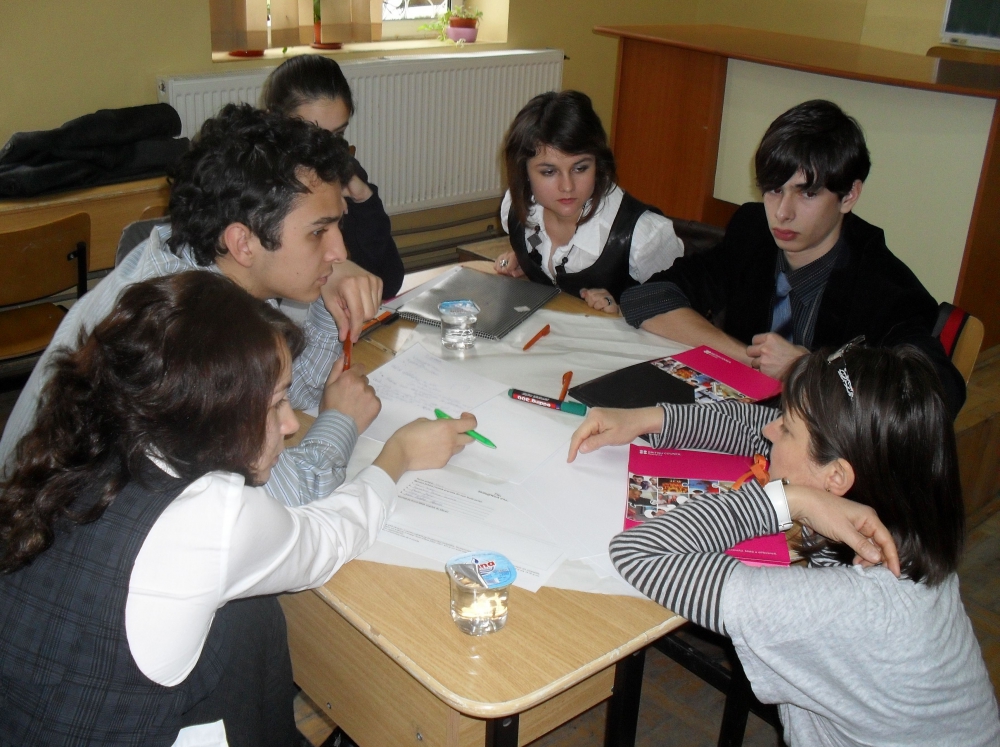 Un elev brașovean, în finala europeană a concursului Skills@Work Challenge 2010 6 article_249184_1.jpg