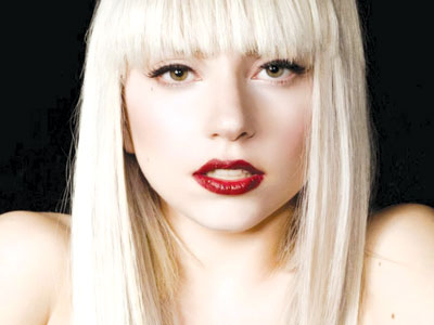 Lady Gaga s-a logodit 1 article_425772_1.jpg