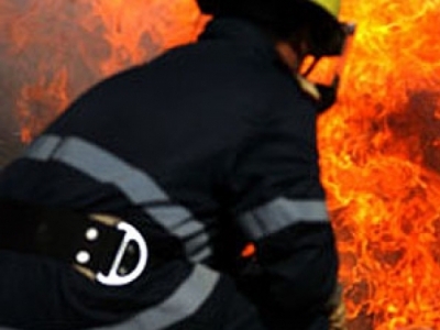 O fabrica de cherestea a luat foc! 4 ore s-au luptat pompierii cu flăcările 1 article_429337_1.jpg