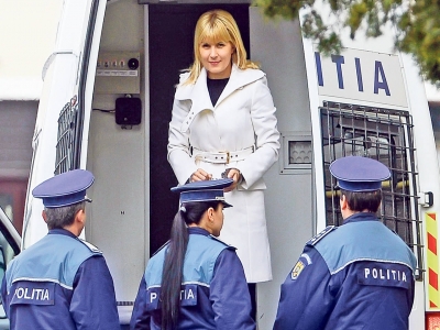 Elena Udrea a ajuns la DNA. Se va confrunta cu... 1 article_429481_1.jpg