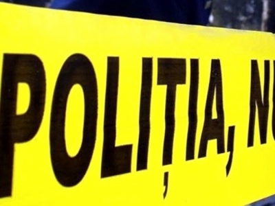 MACABRU. Un bărbat s-a spânzurat în vitrina magazinului său 1 article_429514_1.jpg