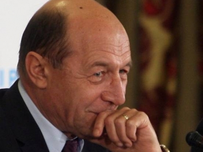 Traian Băsescu: „Dați-mi liste, că semnez și eu pentru trei euro” 1 article_429589_1.jpg