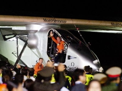 Avionul solar a încheiat cu succes o nouă etapă din călătoria sa în jurul lumii 1 article_429650_1.jpg