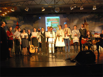 Seară de poezie și muzică la Brașov, organizată de Asociația „Suflet Transilvan” din Teliu 1 article_429967_1.jpg