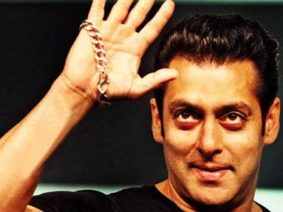 CA LA BOLLYWOOD. Cu ea a „înlocuit-o” Salman Khan pe Iulia Vântur!!! 1 article_429985_1.jpg