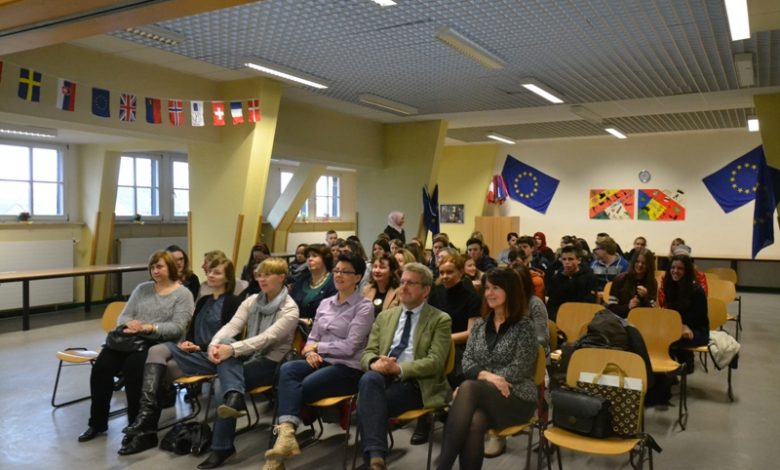 BRAȘOV. Liceenii de la „Grigore Antipa” au învățat europenismul 1 article_430048_1.jpg