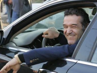BECALI, la biserică: „Temniţa este cel mai bun lucru din viaţa mea“ 1 article_430605_1.jpg