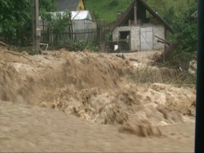 Bărbat de 32 de ani, căutat după ce s fost luat de apele unui râu 1 article_430608_1.jpg