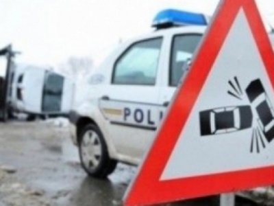 A părăsit locul accidentului, după ce a provocat răsturnarea unei mașini 1 article_431046_1.jpg