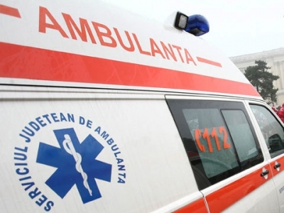 Cetăţean străin rănit după ce a intrat cu autoutilitara în șanţ 1 article_431169_1.jpg