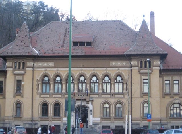 BRAȘOV. Erată la erată, cu vernisaj la ora 13.13! 1 article_431197_2.jpg