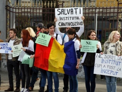 Proteste pentru salvarea Institutului 1 article_431531_1.jpg