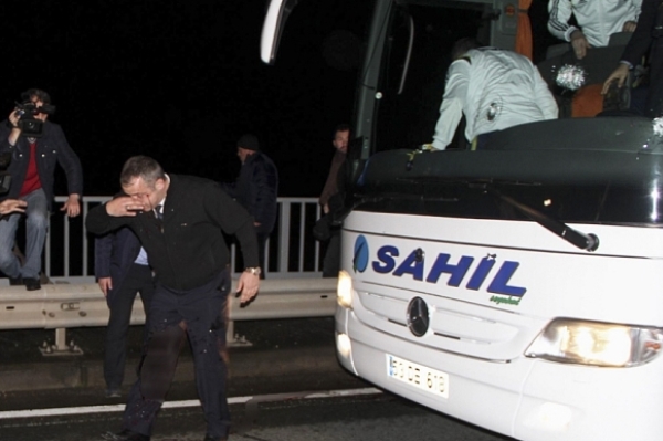 Atac la autocarul echipei Fenerbahce. Șoferul a fost împușcat! 1 article_431539_1.jpg