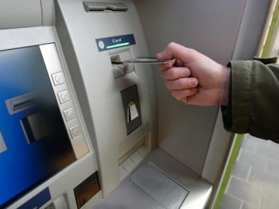 BRAȘOV. Bulgar suspectat de operaţiuni ilegale la ATM-uri, reţinut 1 article_431580_2.jpg
