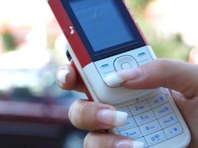 I-a dat un pumn în fața unei femei și i-a luat telefonul mobil 1 article_431706_1.jpg