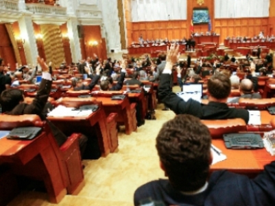 Parlamentarii încearcă din nou să obţină pensii speciale 1 article_431835_1.jpg