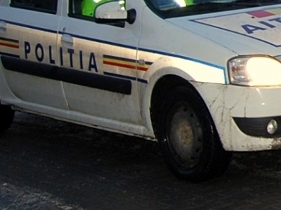 „Aventura” unui puști de 15 ani: a furat o mașină și a izbit-o de un stâlp 1 article_431847_1.jpg