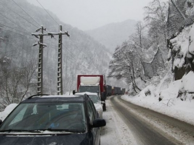 UPDATE. S-a reluat traficul pe DN 2D, în Covasna 1 article_431857_1.jpg
