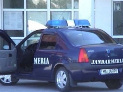 Client dat afară din bar cu ajutorul jandarmilor! 1 article_432178_1.jpg