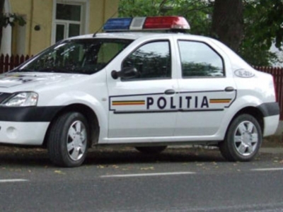 Autoturism oprit în trafic! Unul dintre ocupanții mașinii, suspectat de furt 1 article_432184_1.jpg