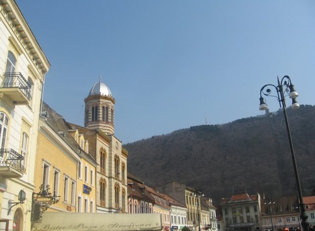 BRAȘOV. Evanghelia Învierii citită în mai multe limbi 1 article_432460_1.jpg
