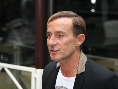 ÎN AREST. Lampă de miner pentru Radu Mazăre 1 article_432685_1.jpg