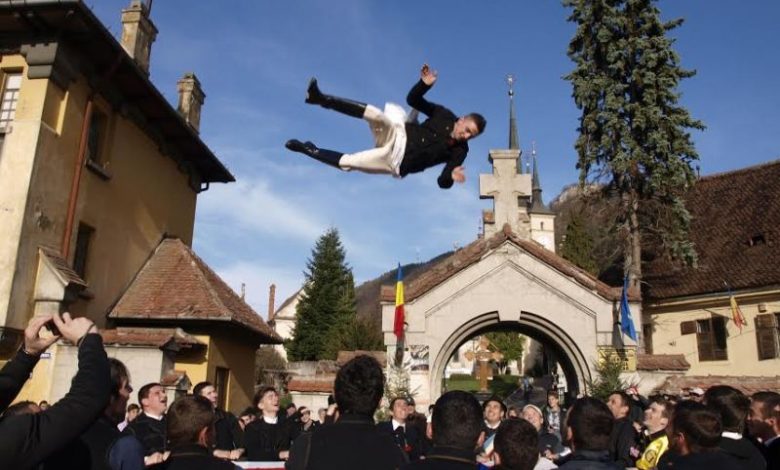 BRAȘOV. Probă de inițiere deosebit de spectaculoasă 1 article_432854_1.jpg