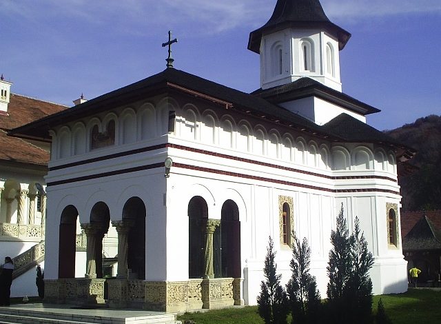 BRAȘOV. Sărbătoare mare la Mănăstirea Brâncoveanu 1 article_432903_1.jpg