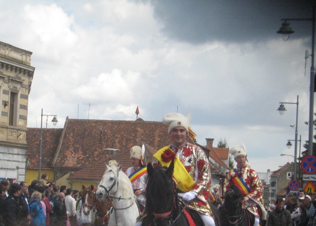 BRAȘOV. Mai ies sau nu Junii la paradă? 1 article_433168_1.jpg