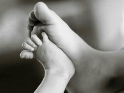 UAU. O apreciată cântăreaţă de la noi a născut!!! Legătură cu Huidu!!! 1 article_433175_1.jpg