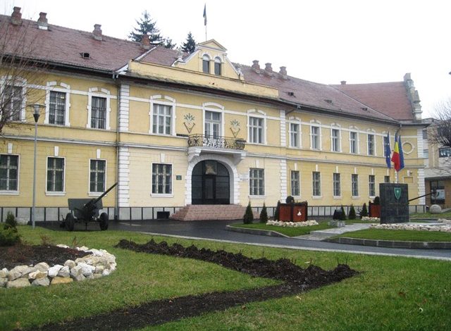 BRAȘOV. Vânătorii de Munte își etalează arsenalul 1 article_433820_1.jpg