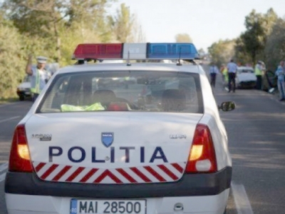 Mașină pe șosea... cu roțile-n sus! O adolescentă a fost rănită grav 1 article_433854_1.jpg
