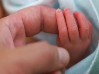 O româncă a angajat o femeie să-i nască gemenele 1 article_434000_1.jpg