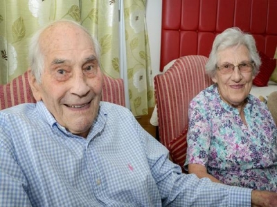 CE RECORD! Se căsătoresc la... 1 article_434327_1.jpg